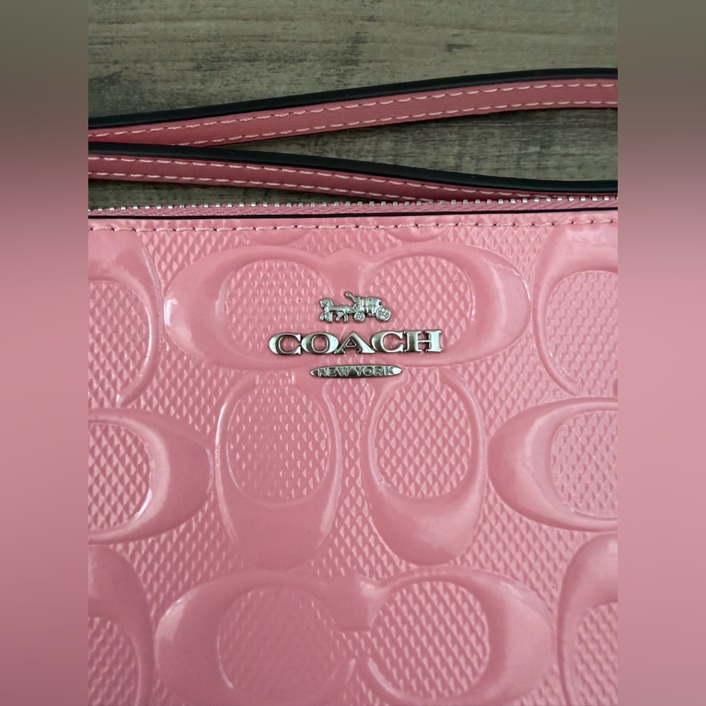 Coach Pink Corner Zip Wristlet In Signature Leather With Heart Charm - Picture 6 of 7